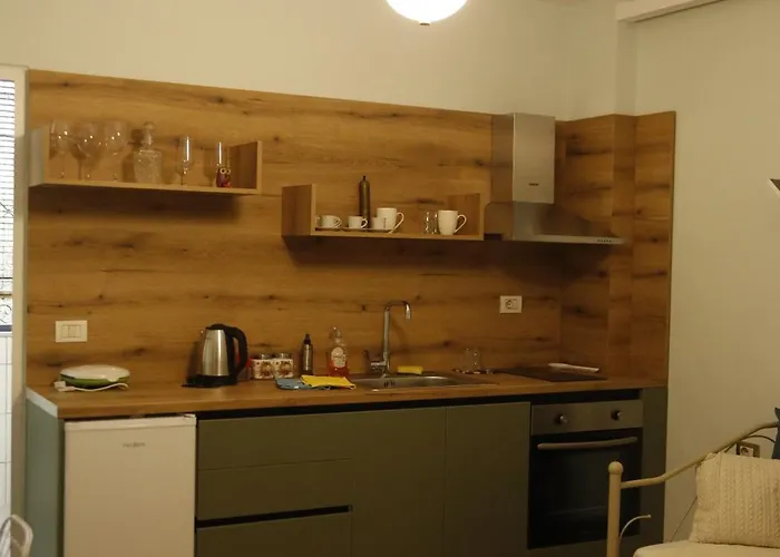 Illyrian 2 3* טיראנה