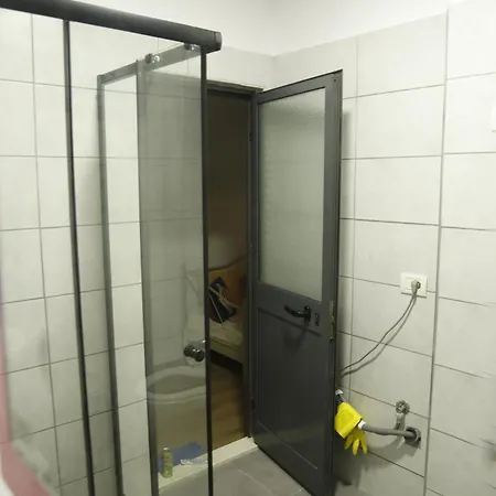 Illyrian 2 게스트하우스